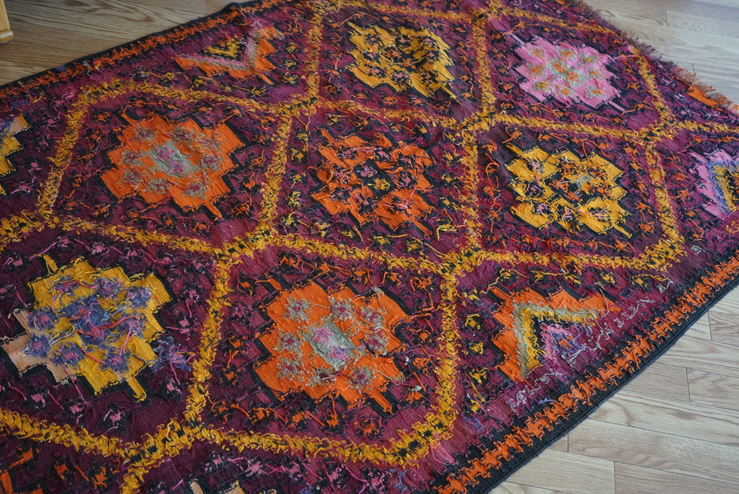 Türkiye Old Kilim Kars Tribal Design Purple 1970年代 180.5 × 135 cm No.TR25548 / 国内送料無料・羊毛手織りキリム