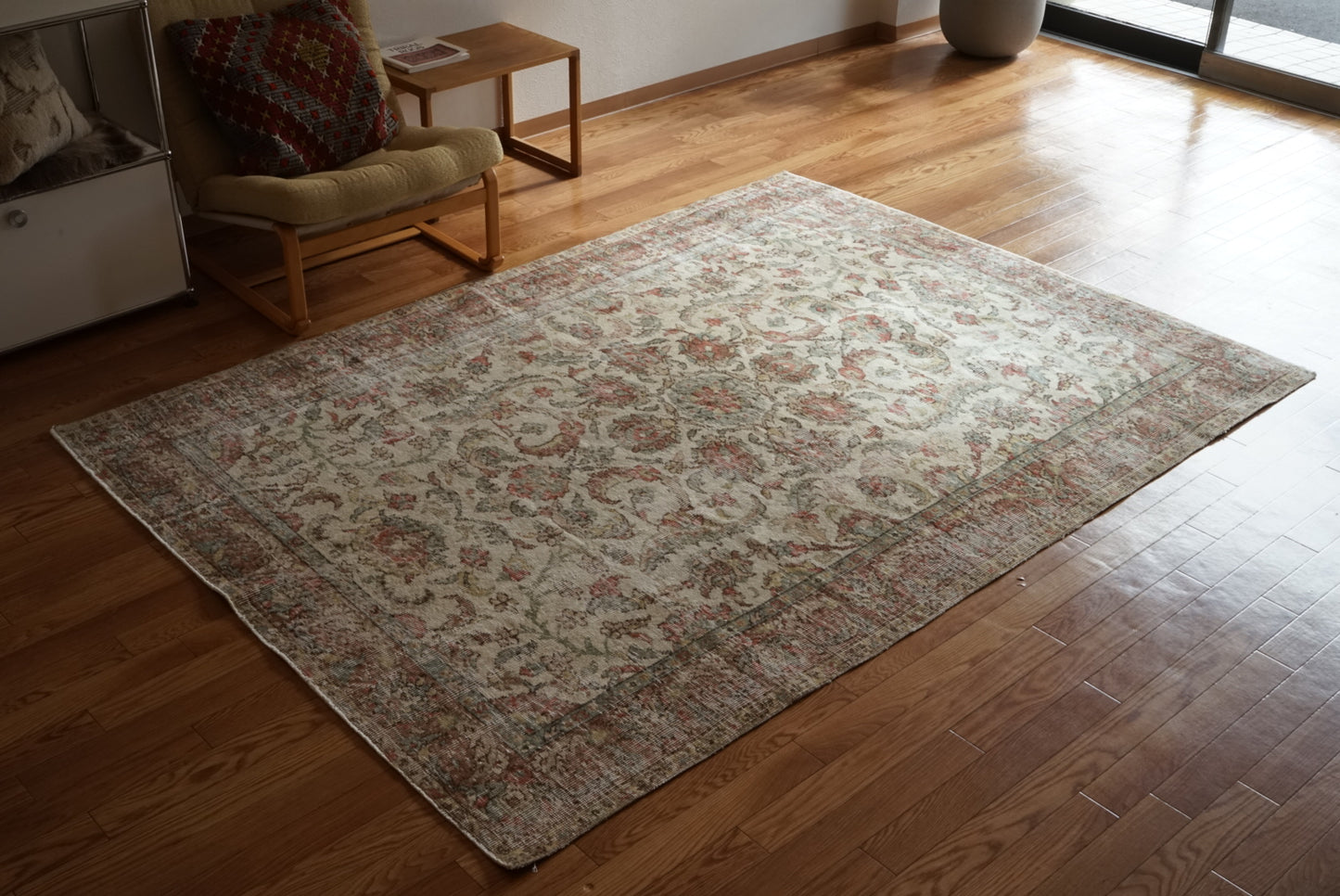 Türkiye Old Isparta Medallion Beige , Green , Rose Red 1960年代 231 × 165 cm No.TR25477 / 国内送料無料・羊毛手織り絨毯