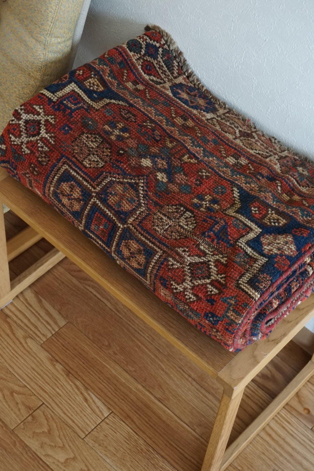 店頭販売 Afghanistan Old Persia Design 1930年代 179.5 × 140.5 cm  No.AF2535 / 国内送料無料・羊毛手織り絨毯