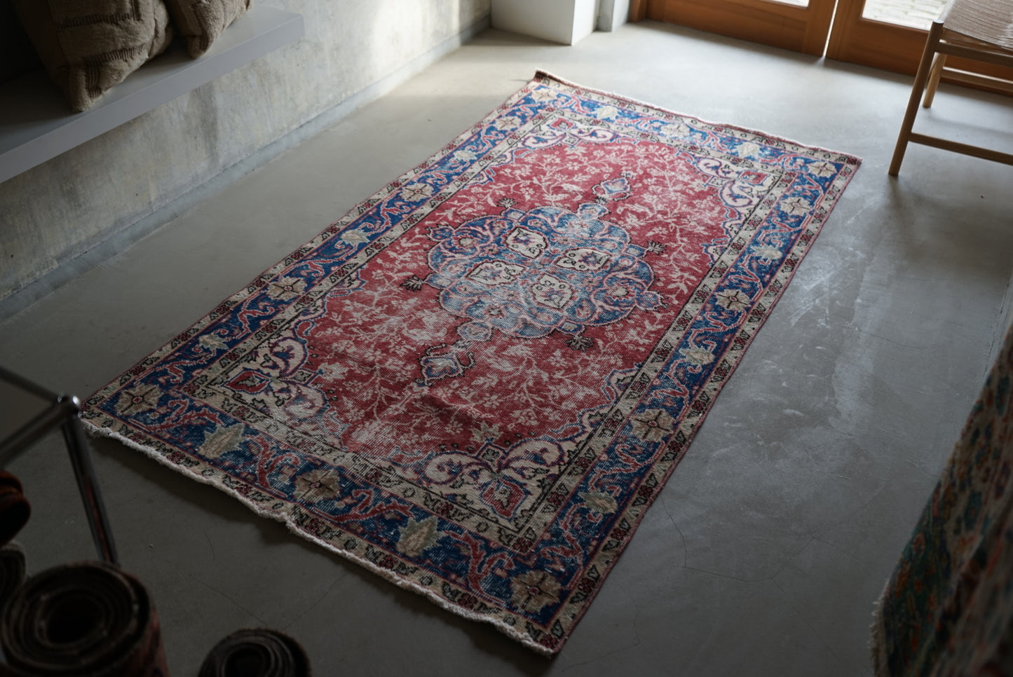 Türkiye Old Isparta Floral Red Medallion 1970年代 204 × 110.5 cm No.TR25258