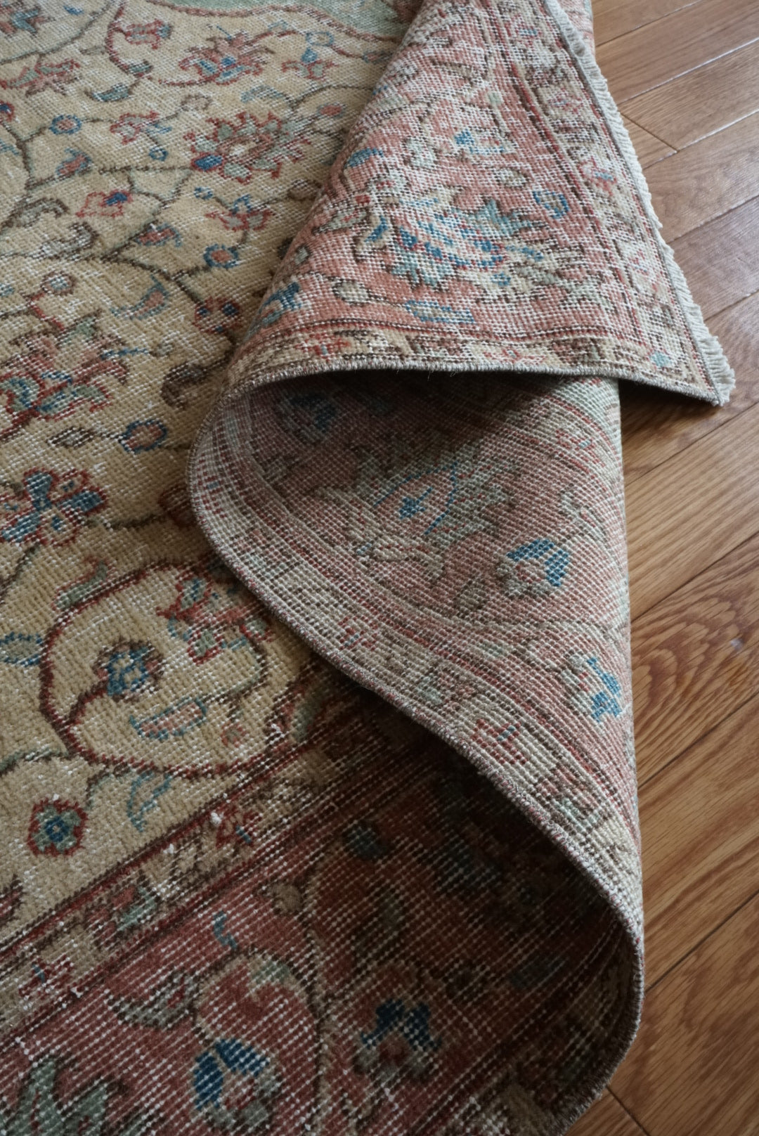 Türkiye Old Isparta Beige , Red , Green Medallion 1960年代 244 × 142 cm No.TR25455