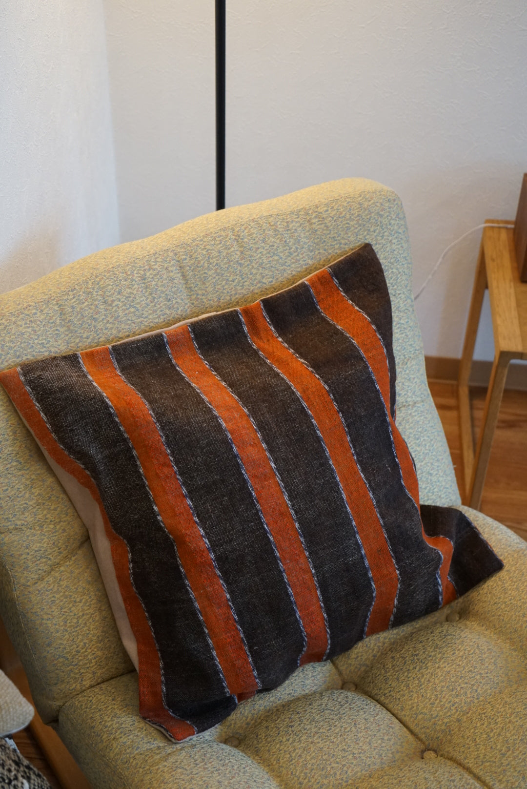 Türkiye Old Kilim Cushion Cover Brown , Orange Stripe Design 51 × 49 cm No.TR25568 / 送料無料・羊毛手織りキリム