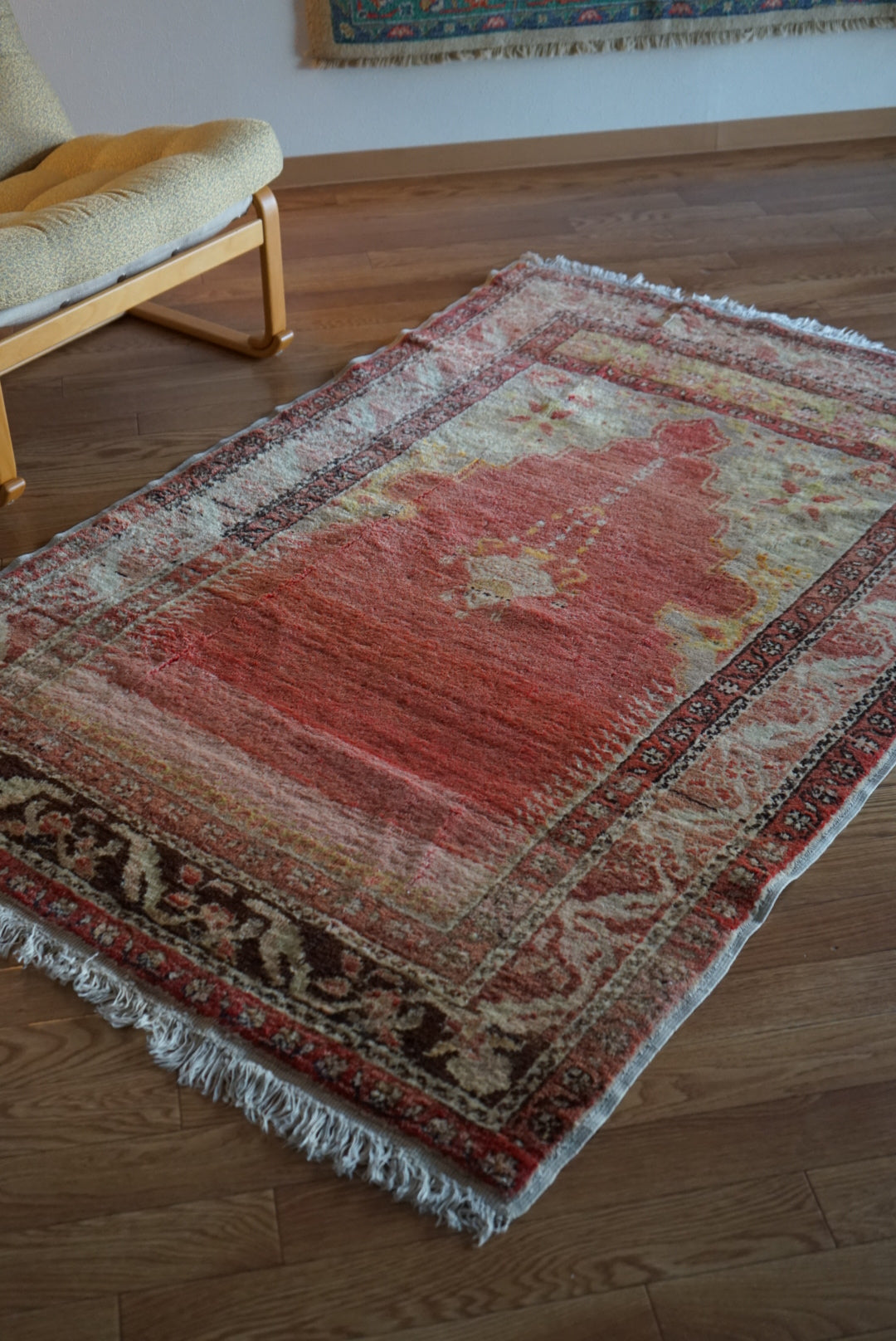 Tribal rug Türkiye Old Kayseri Prayer 1980年代 165 × 112 cm No.TR25535 / 国内送料無料・羊毛手織り絨毯