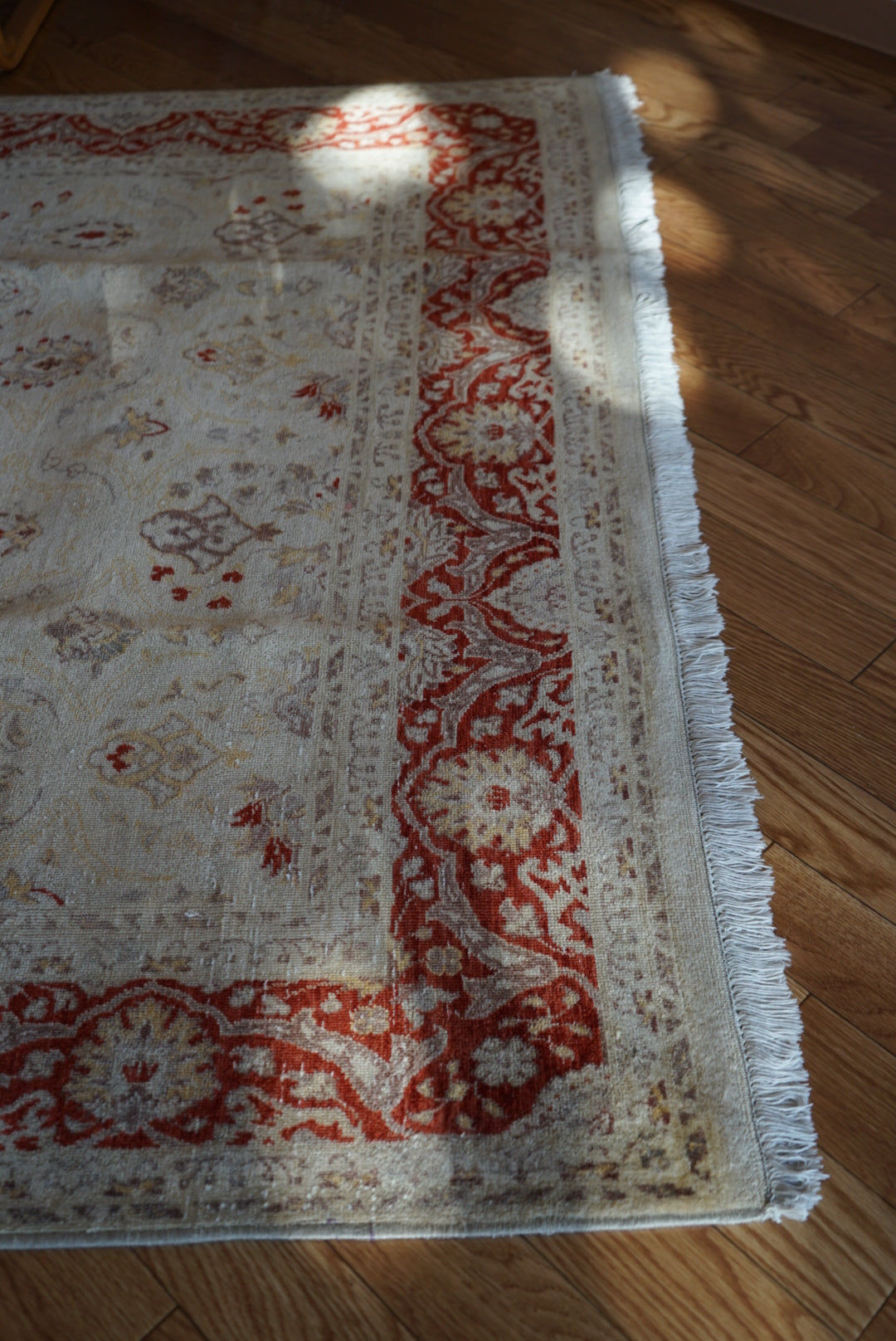 Türkiye Old Anatoria Beige , Red 1960年代 222 × 136 cm No.TR25551 / 国内送料無料・羊毛手織り絨毯