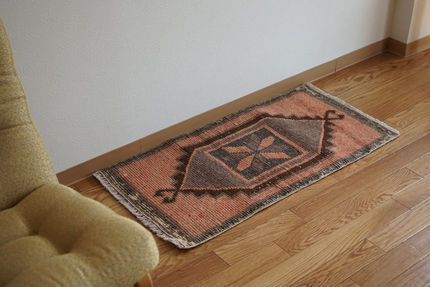 Türkiye Old Oushak Pink , Glay  1970年代 92 × 46 cm No.TR25423