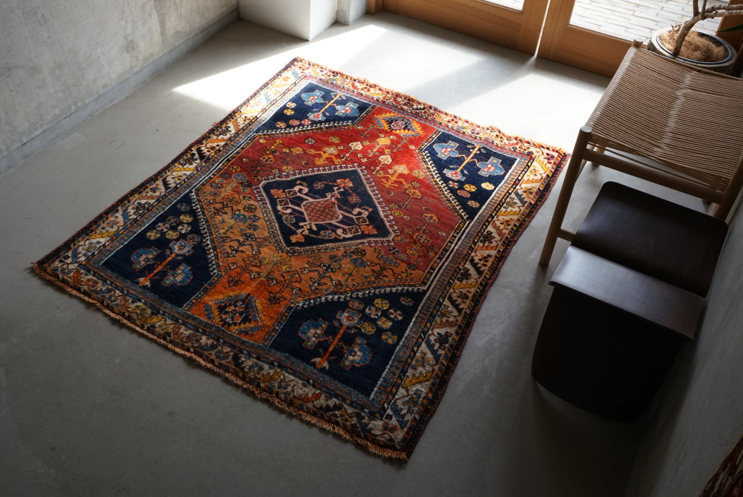 店頭販売 IRAN ANTIQUE QASHQAI BOLVALDI 1860年代 136 × 108 cm / 4'4" × 3'5" ft