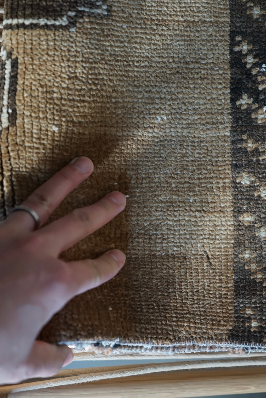 Türkiye Old Isparta Milk Coffee Color Small size 1980年代 115 × 47 cm No.TR25240