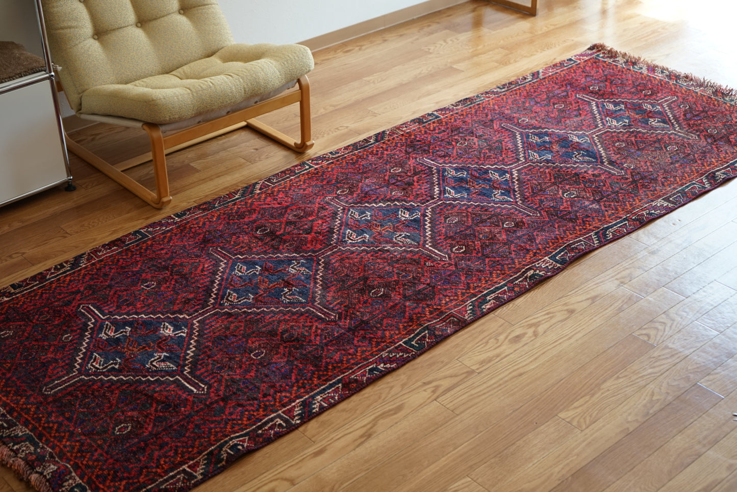 店頭販売 IRAN ANTIQUE SHIRAZ KHAMSEH RUNNER 1920年代 284 × 98 cm / 9'3" × 3'2" ft