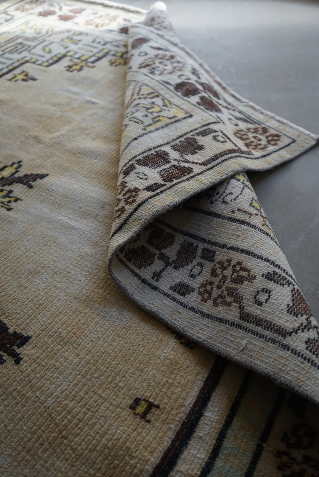 Türkiye Old Isparta Yellow Beige 1970年代 248 × 149 cm No.TR25229