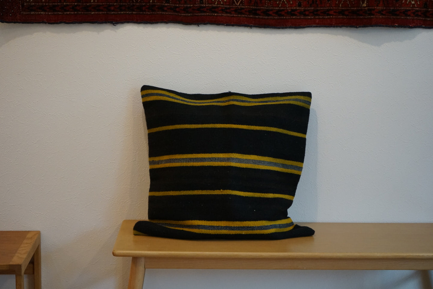Türkiye Old Kilim Cushion Cover Black , Yellow , Blue Stripe Design 50 × 50 cm No.TR25567 / 送料無料・羊毛手織りキリム