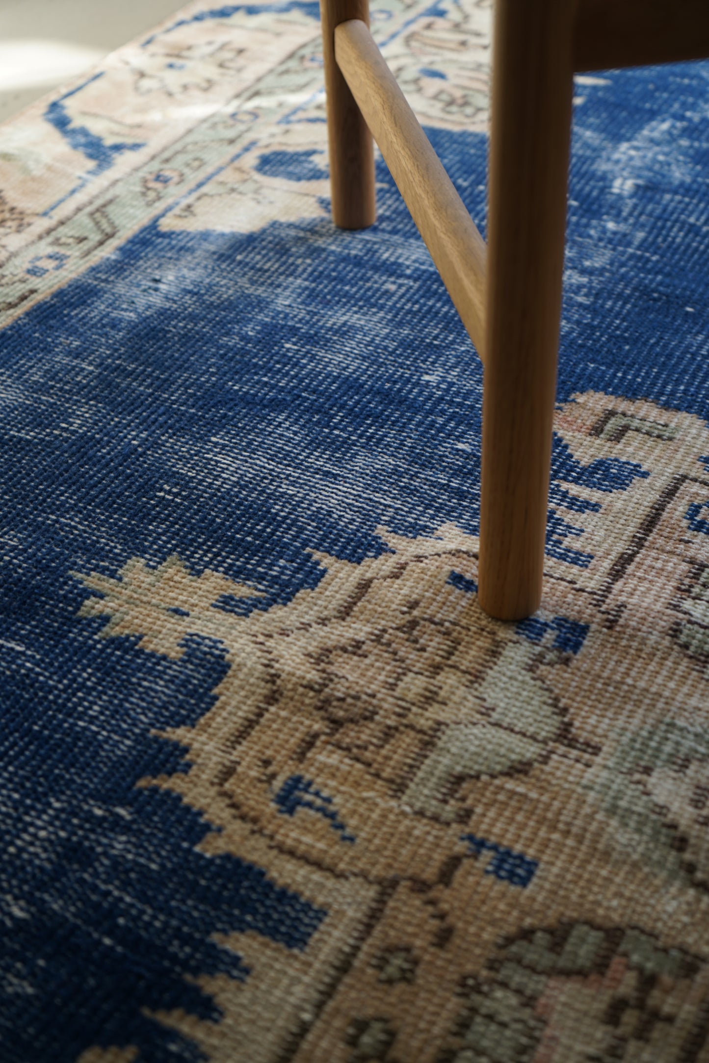 TURKEY OLD ISPARTA BLUE 1970年代 236 × 163 cm No.TR25205