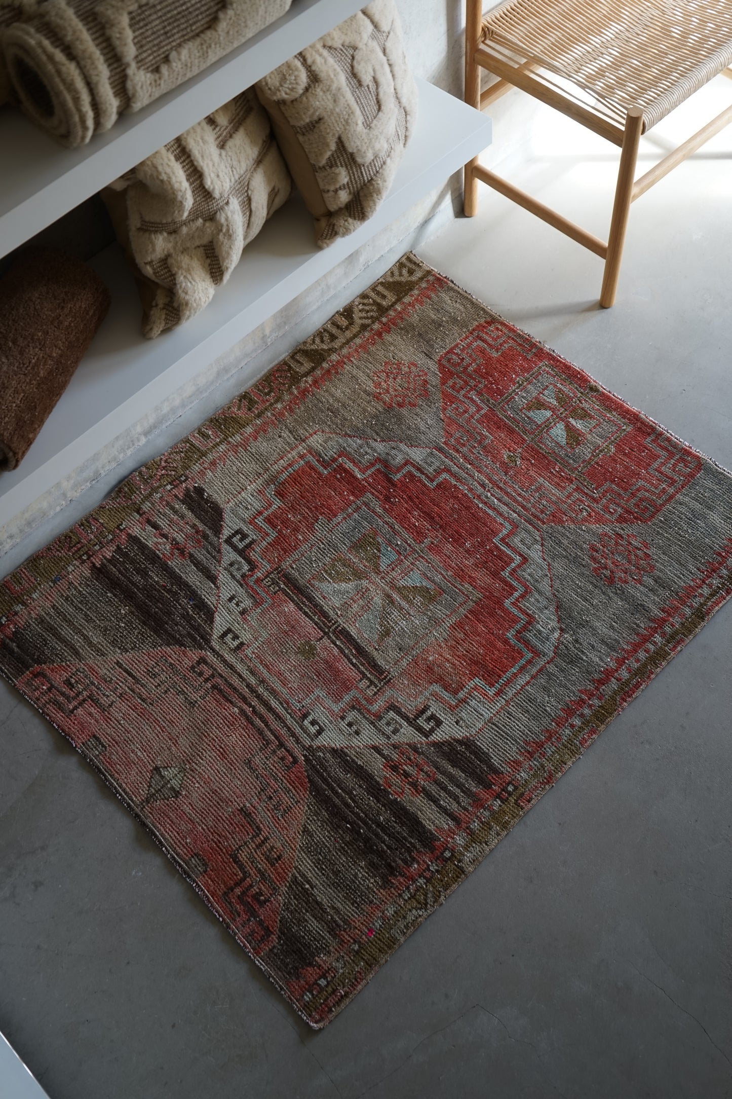 TURKEY VINTAGE SMALL RUG ANATORIA 114 × 94 cm No.TR25186