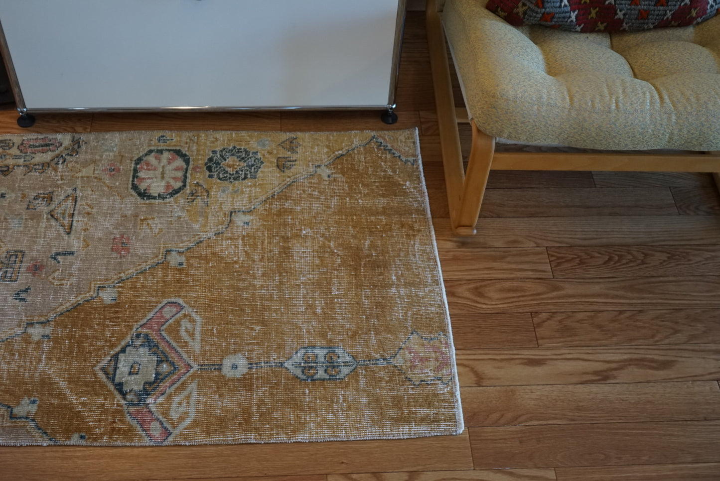 Türkiye Old Oushak Beige , Brass 1970年代 85 × 70 cm No.TR25479 / 国内送料無料