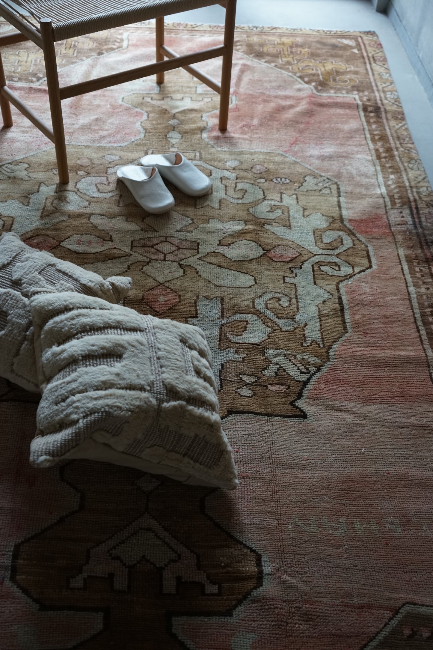 TURKEY OLD OUSHAK SALMON PINK 1970年代 286 × 162 cm No.TR25197