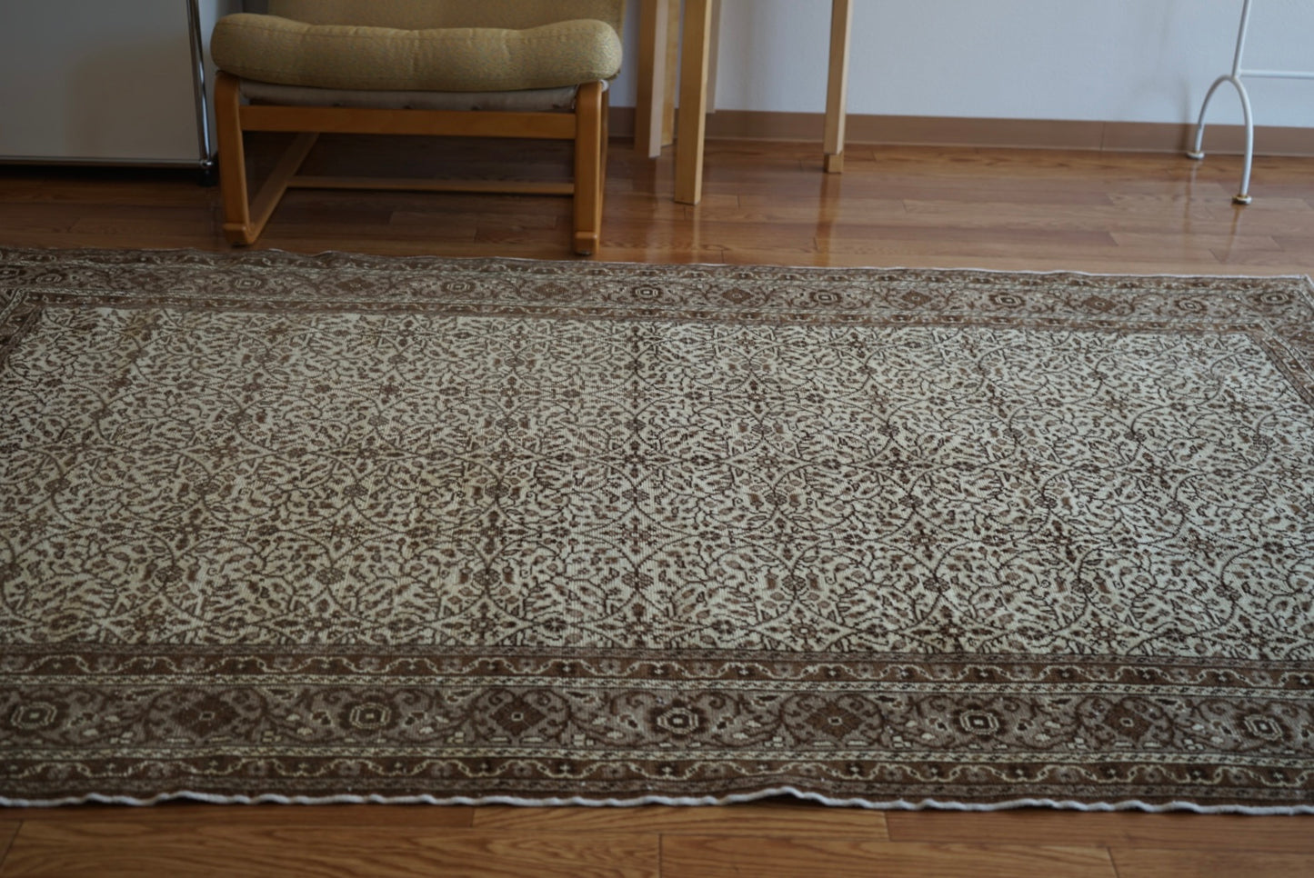 Türkiye Old Kayseri Beige , Brown Flower 1970年代 210 × 142 cm No.TR25388