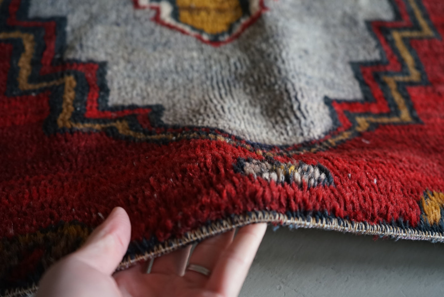 Türkiye Old Isparta Medallion Red , BlueGlay 1970年代 138 × 63 cm No.TR25286