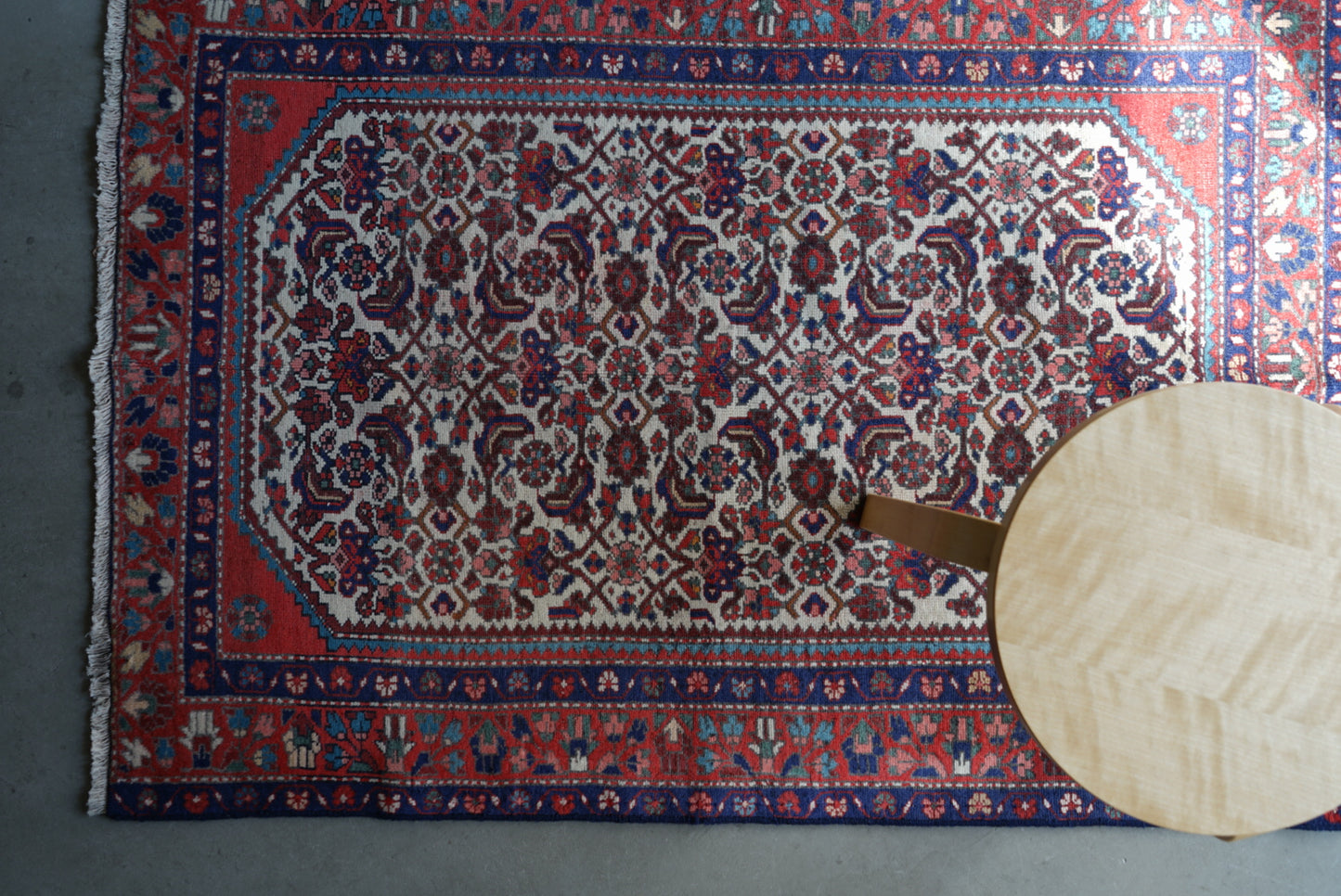 店頭販売 IRAN ANTIQUE RUDBAR 
1880年代 142 × 104 cm / 4'6“ × 3'4" ft