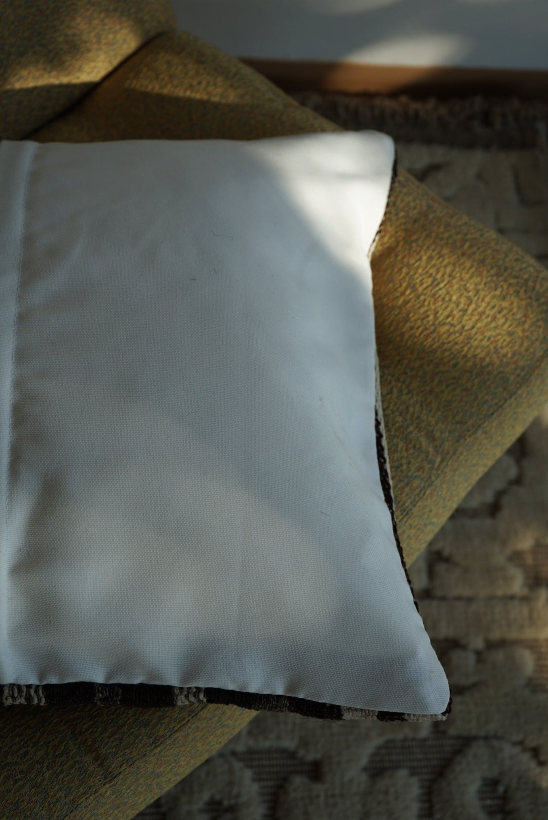 Türkiye Old Kilim Cushion Cover Brown , White Stripe Design 45 × 45 cm No.TR25553 / 送料無料・羊毛手織りキリム