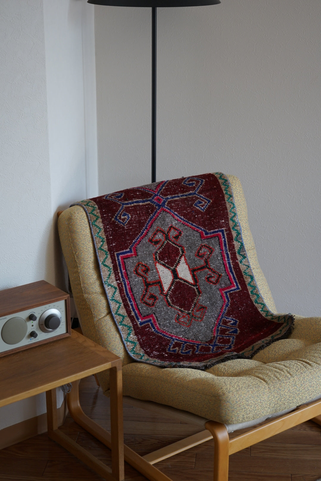 Türkiye Old Oushak Red , Green 1970年代 110.5 × 52 cm No.TR25541 / 国内送料無料・羊毛手織り絨毯