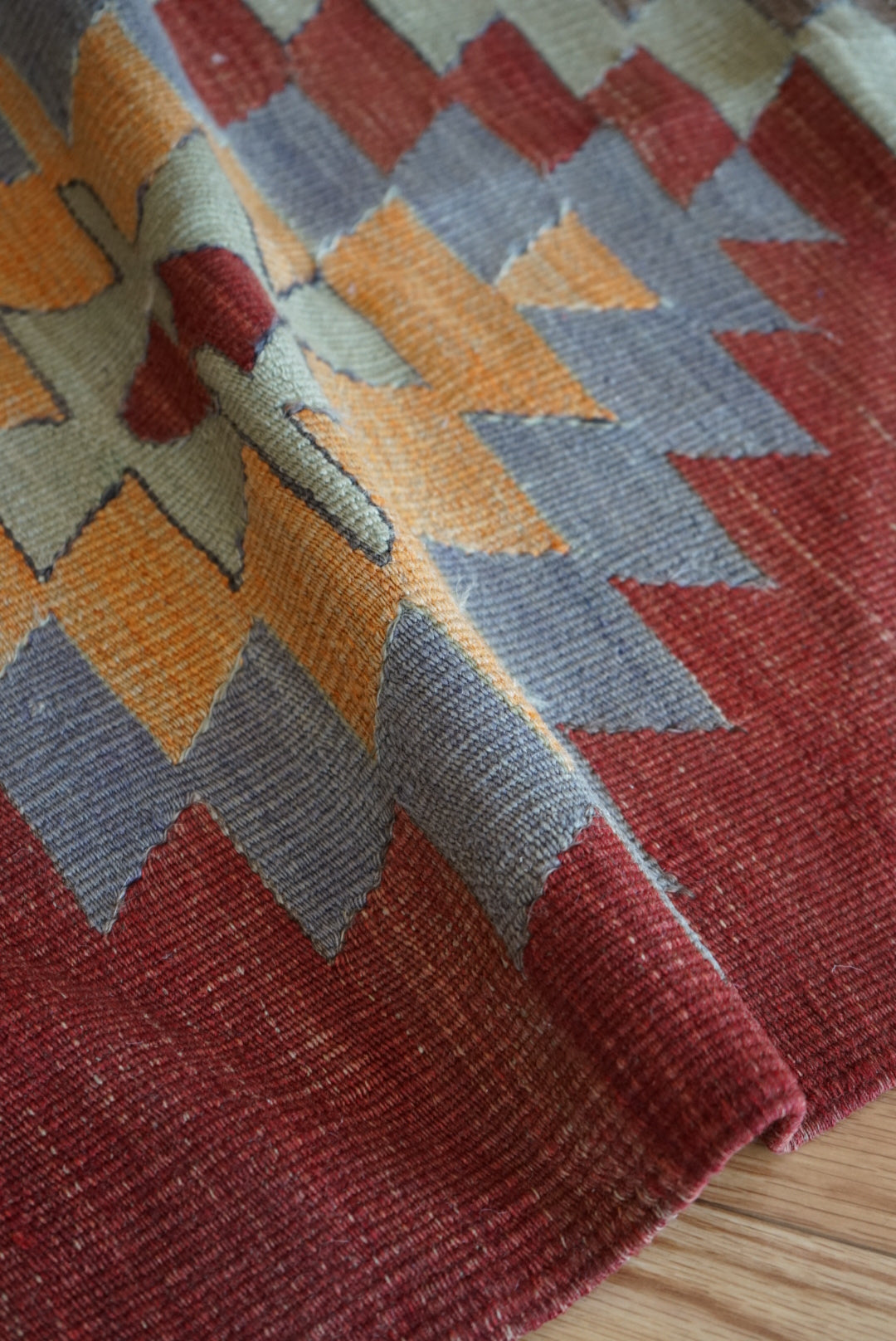 Türkiye Old Kilim Kars Earth Red Tribal Design 1970年代 251 × 137 cm No.TR25547 / 国内送料無料・羊毛手織りキリム