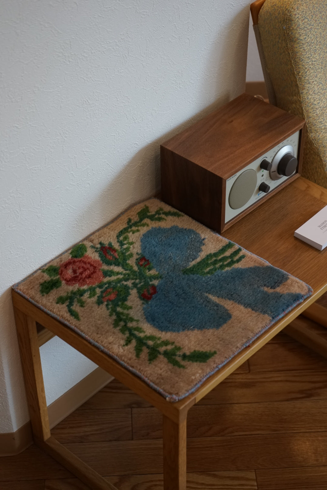 Türkiye Old Oushak Bouquet 1970年代 34.5 × 31 cm No.TR25537 / 国内送料無料・羊毛手織り絨毯