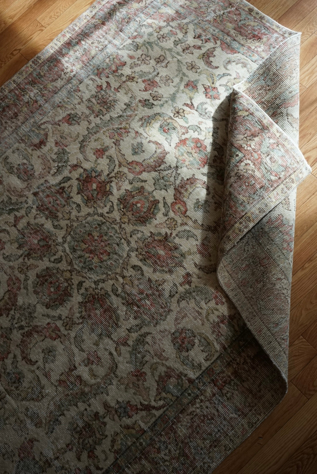 Türkiye Old Isparta Medallion Beige , Green , Rose Red 1960年代 231 × 165 cm No.TR25477 / 国内送料無料・羊毛手織り絨毯