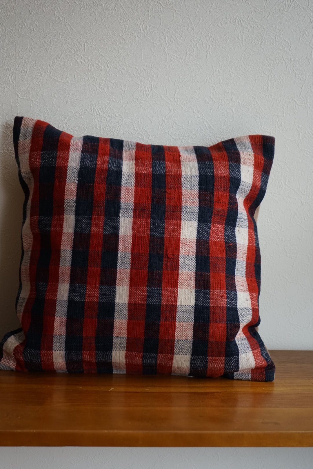 Türkiye Old Kilim Cushion Cover Navy , White , Red Mix Color Checker Design 50 × 50 cm No.TR25525 / 国内送料無料・羊毛手織りキリム