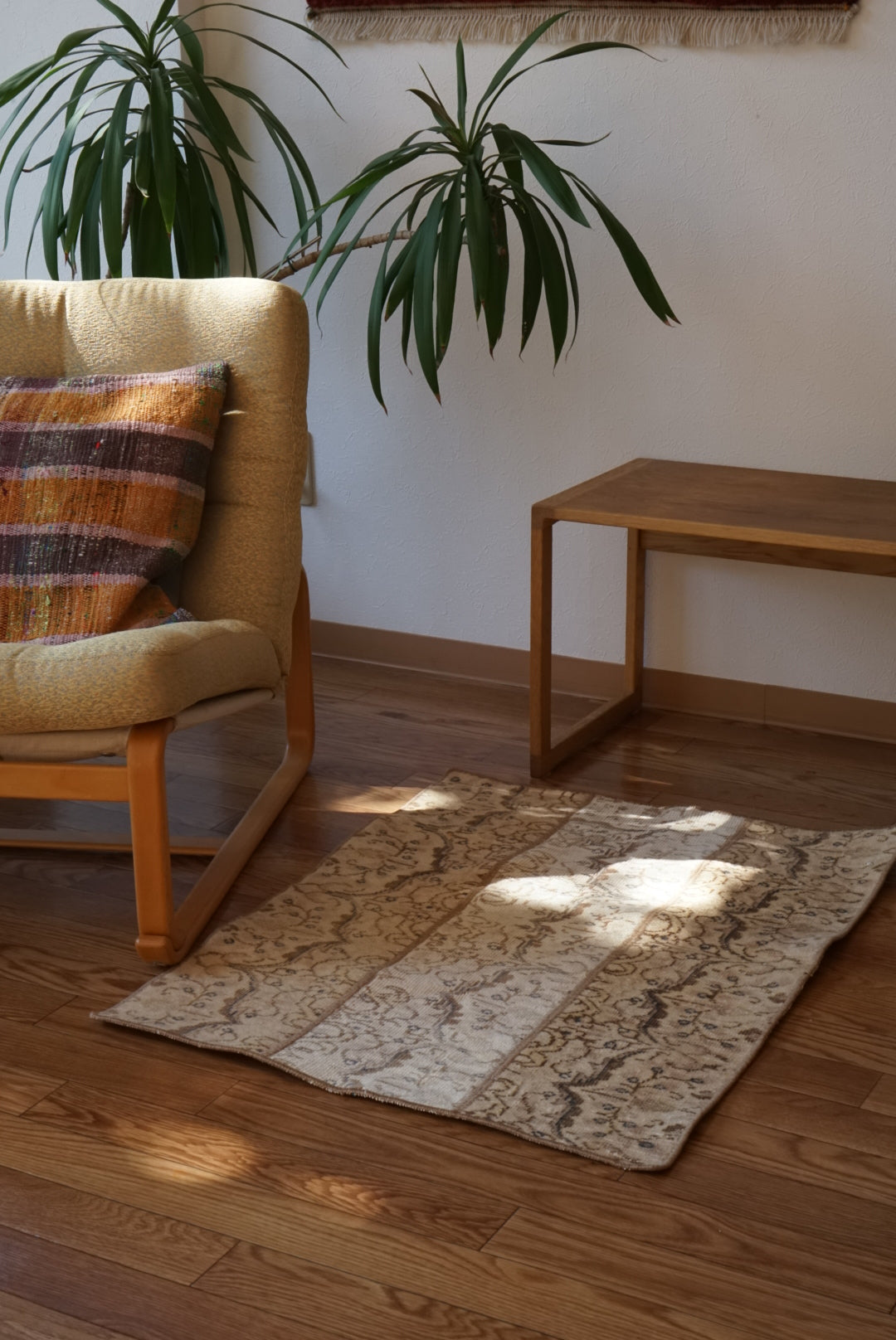 Türkiye Old Oushak Patchwork Beige , Ivory 1970年代 80.5 × 63 cm No.TR25467
