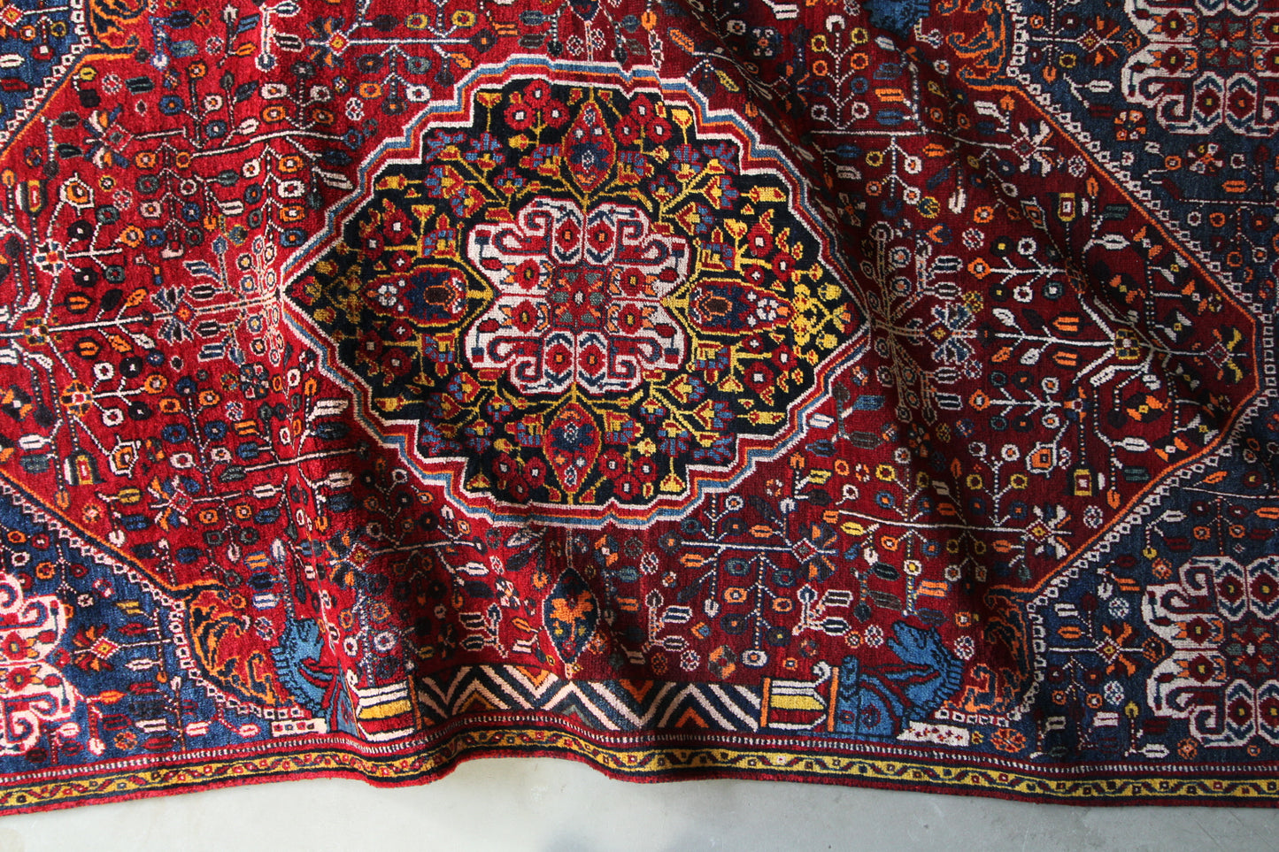 IRAN ANTIQUE SHIRAZ QASHQAI HEYBATLO 1880年代 214 × 123 cm