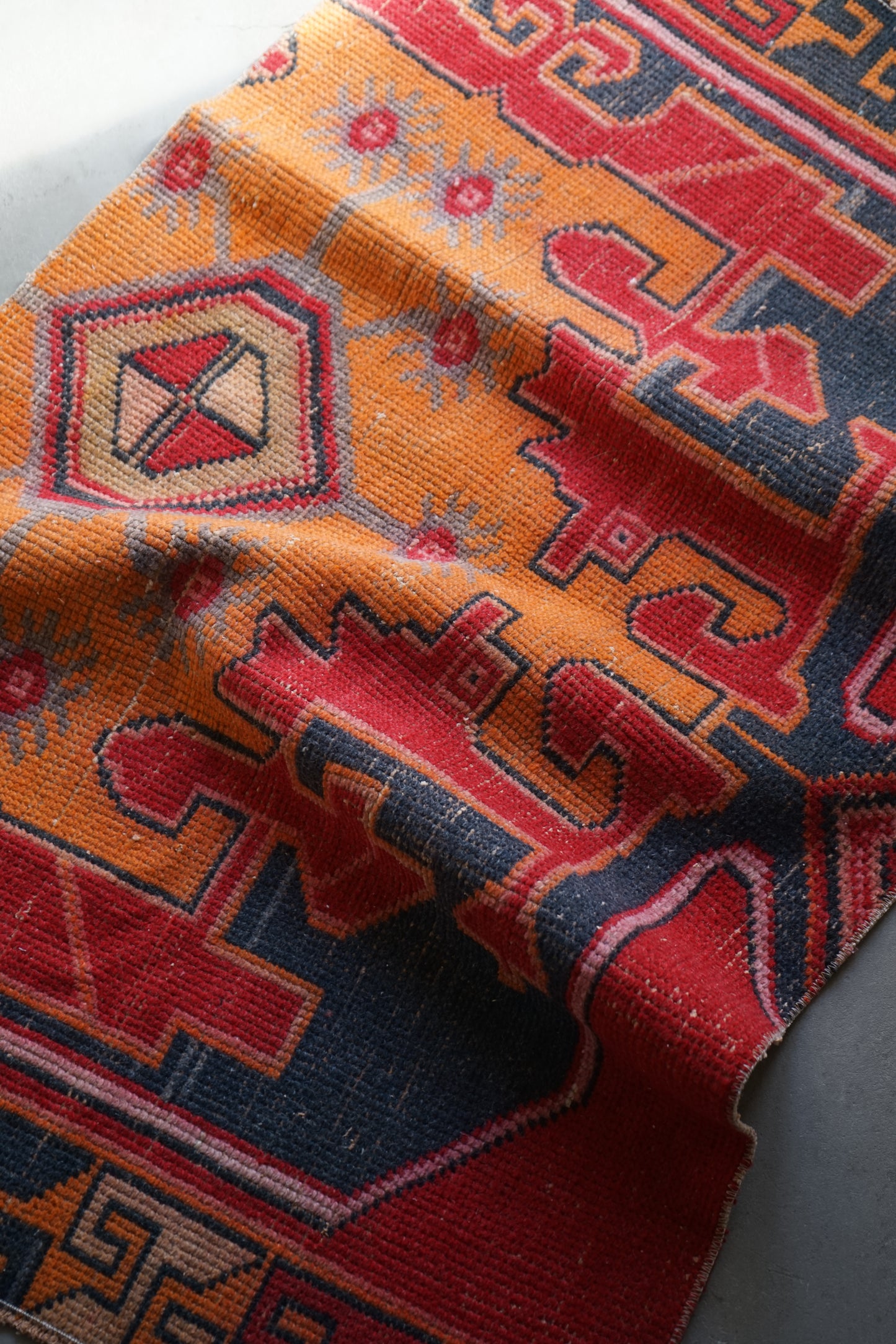 Türkiye Old Oushak Red Small Size 1970年代 120 × 75 cm No.TR25221