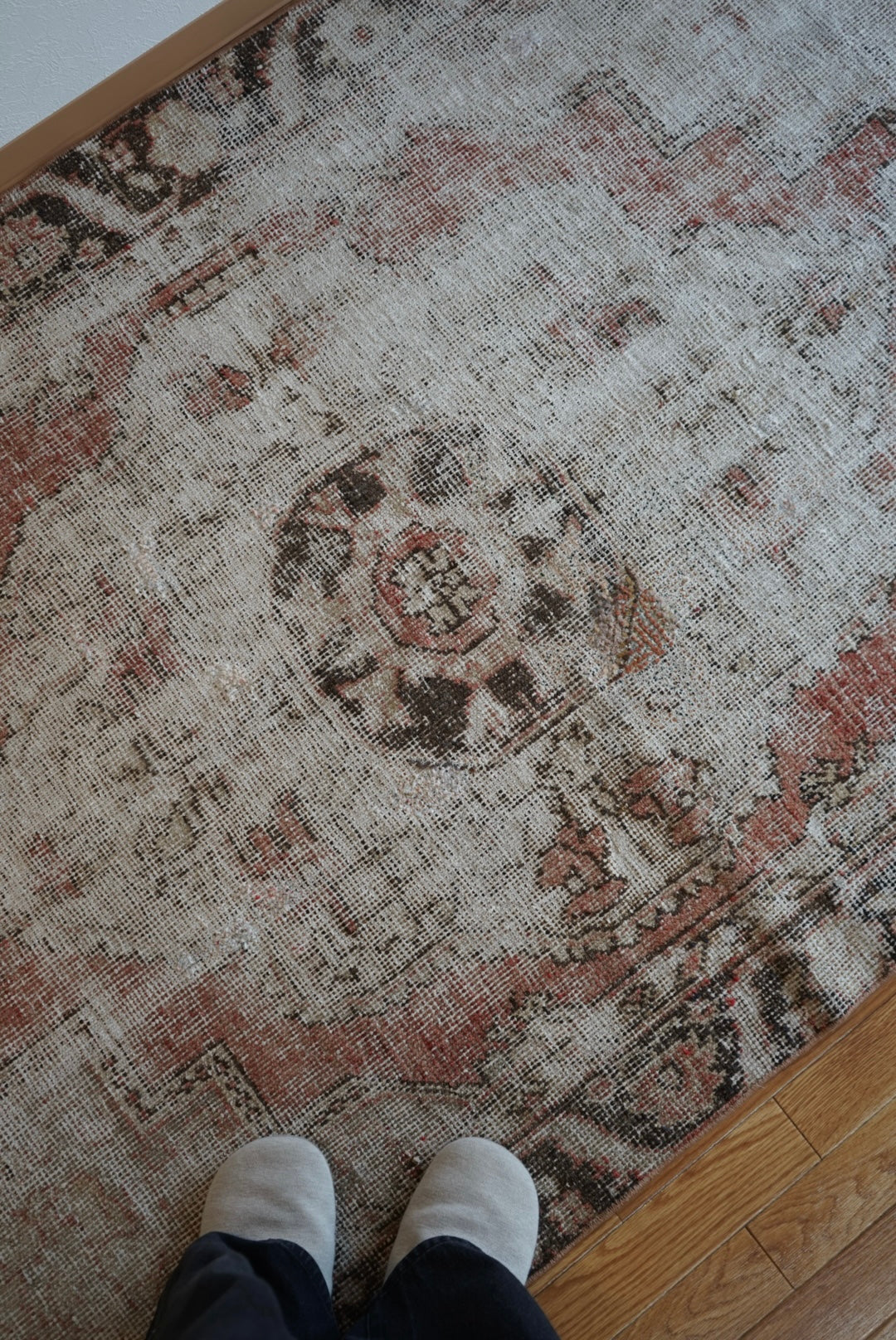 Türkiye Old Isparta Brown, CoralPink 1970年代 199 × 123 cm No.TR25277