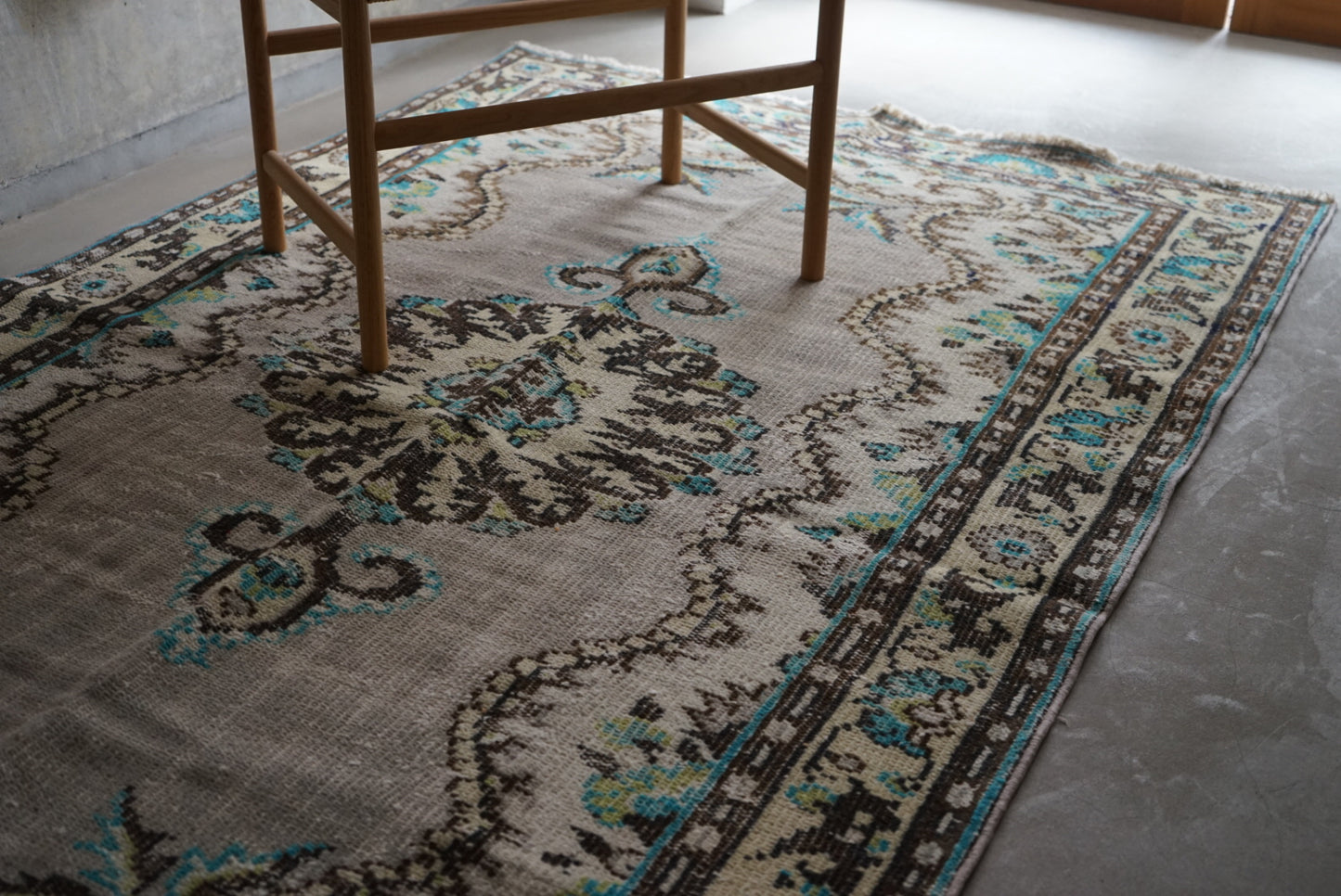 TURKEY OLD ISPARTA GREY 1970年代 223 × 136 cm No.TR25146