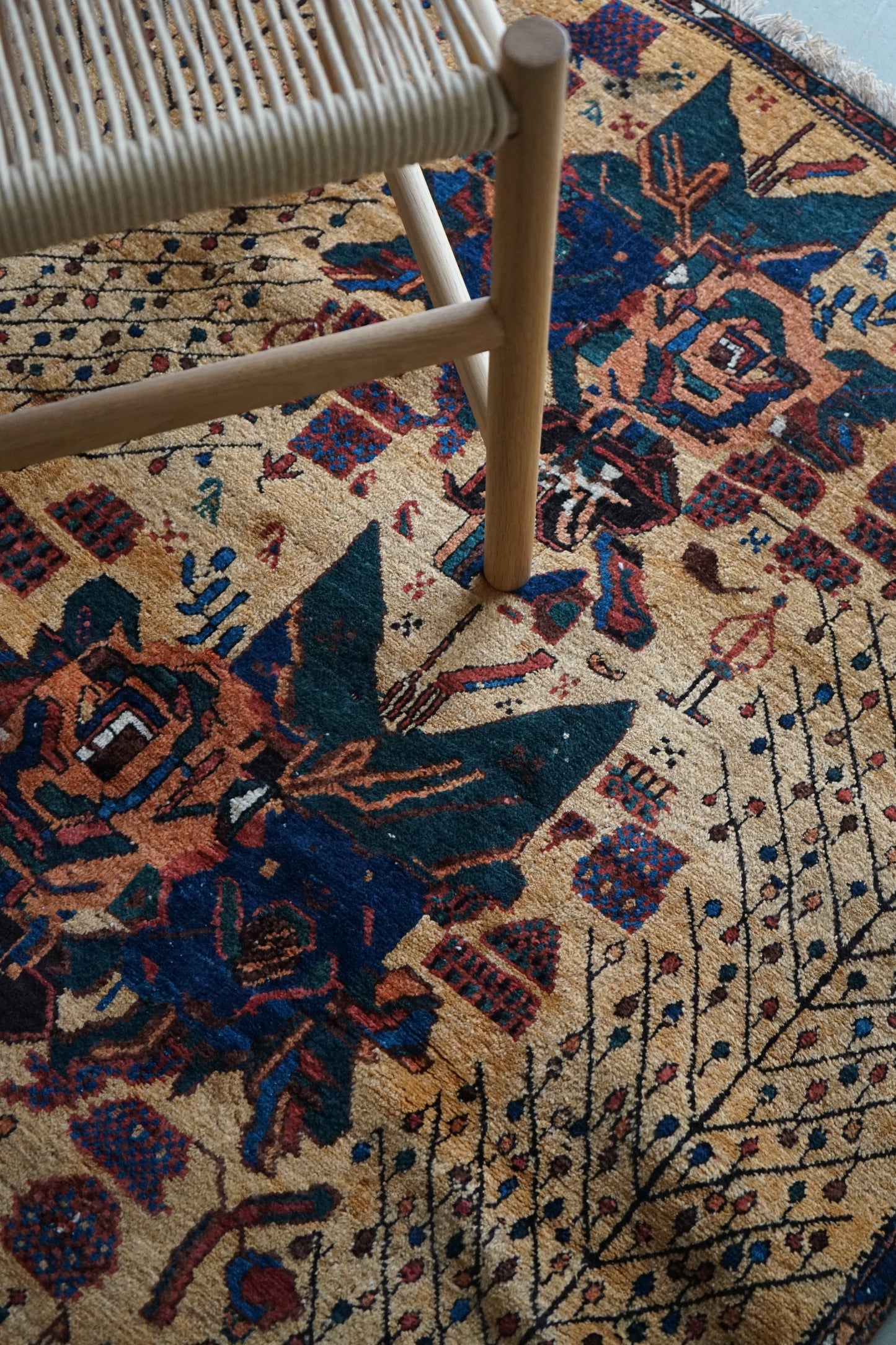 店頭販売 IRAN ANTIQUE QASHQAI SHIRAZ NEYRIZ 1770年代 114 × 129 cm