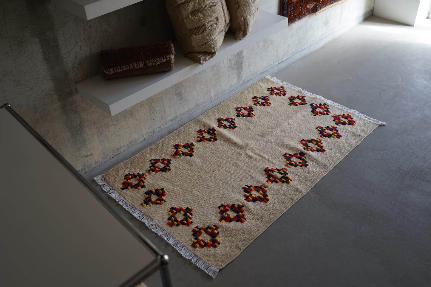 TURKEY VINTAGE KILIM DOT FLOWER 1980年代 125 × 80 cm No.TR25195