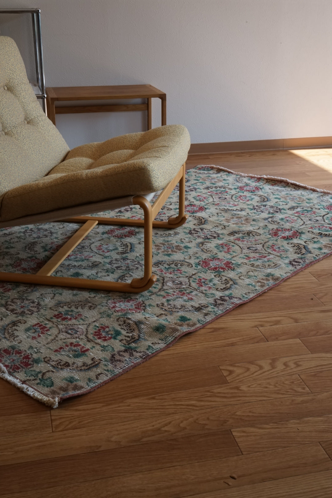 Türkiye Old Isparta Flower Beige 1970年代 175 × 108.5 cm No.TR25472