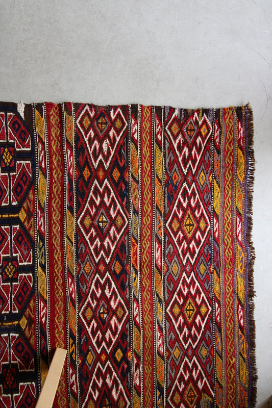 EASTERN TURKEY VINTAGE KURDISTAN KILIM 1965-1970年代 92 × 81 cm