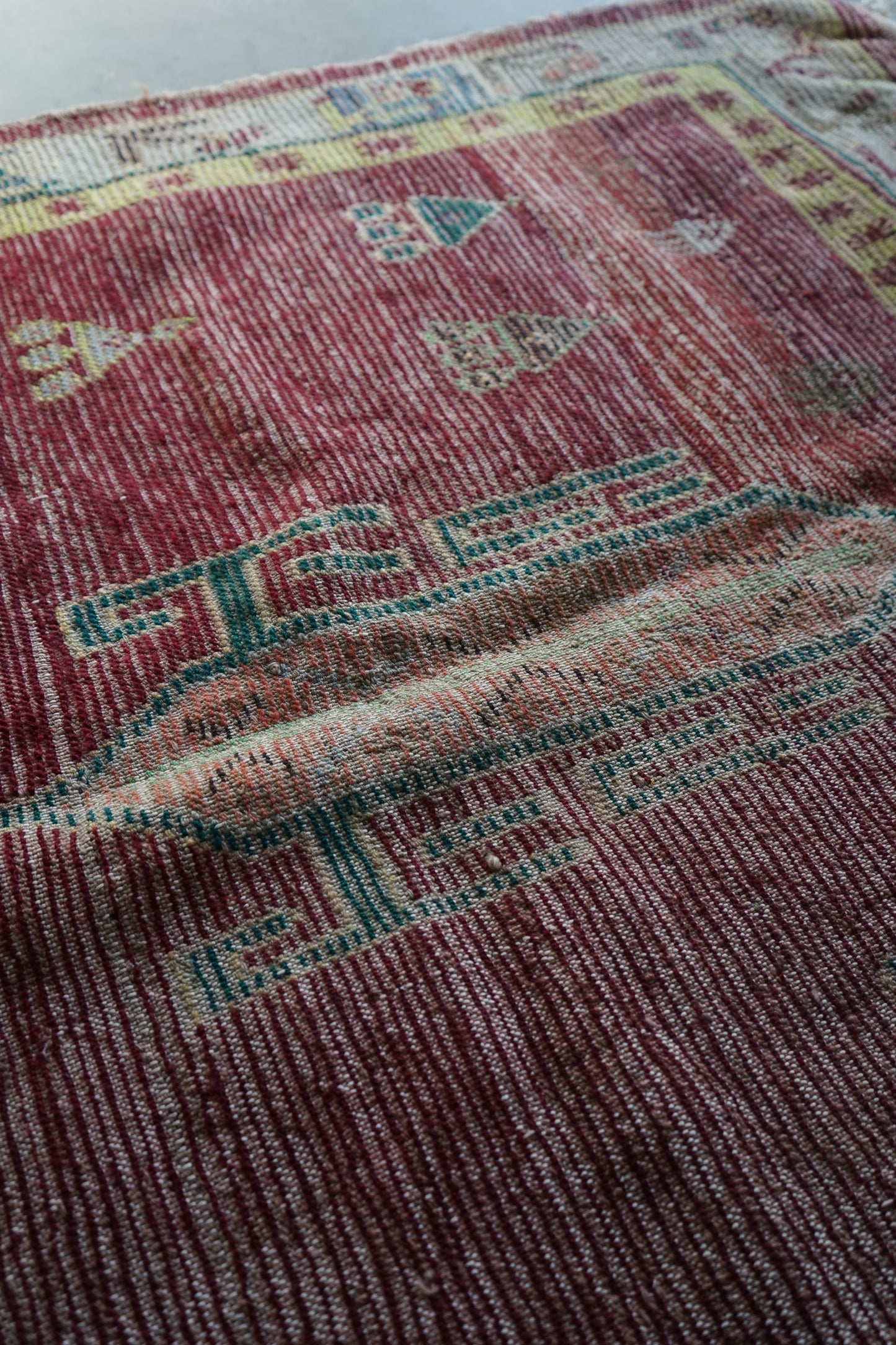 TRIBAL RUG TURKEY OLD OUSHAK 1965年代 154 × 133 cm No.TR25193