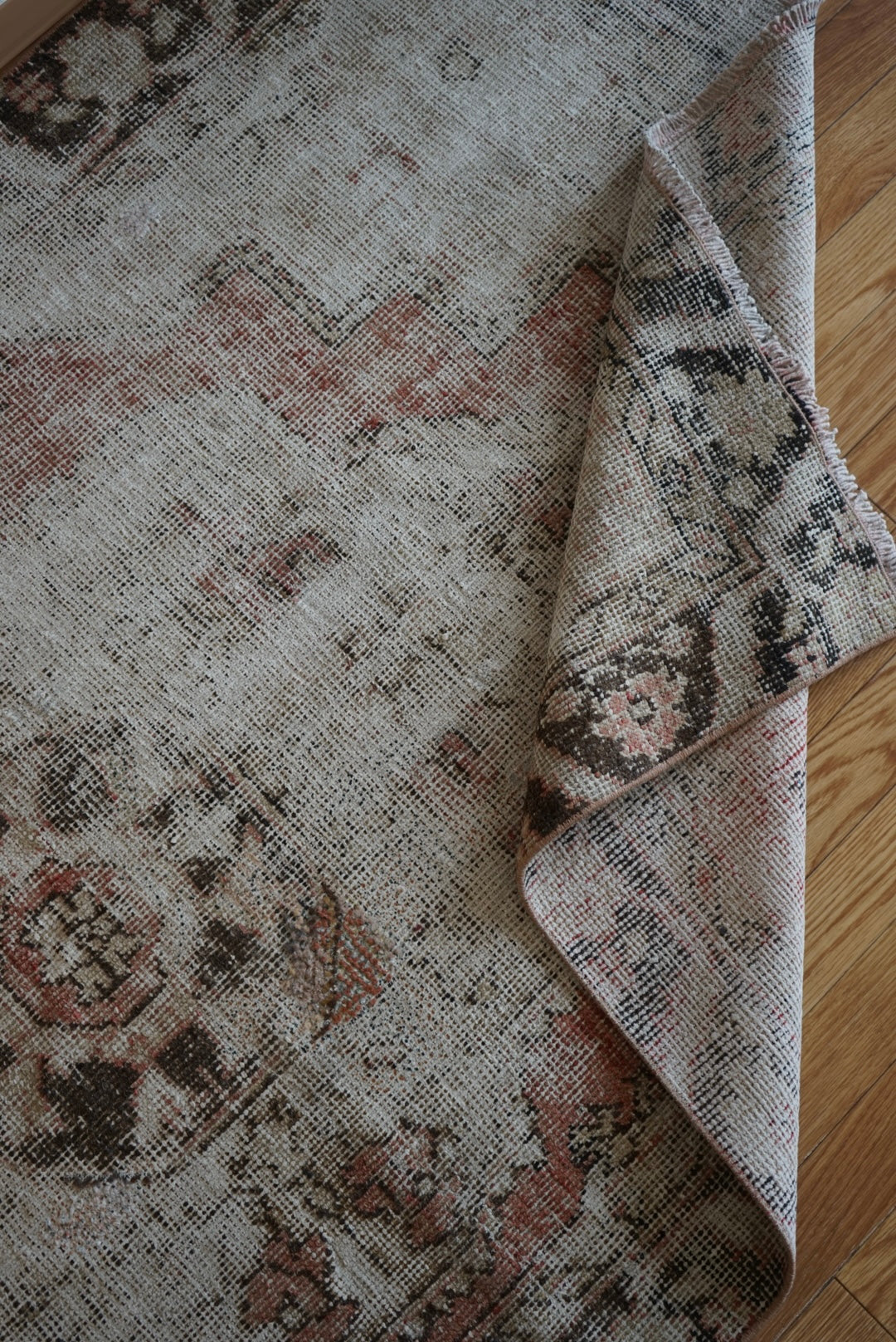 Türkiye Old Isparta Brown, CoralPink 1970年代 199 × 123 cm No.TR25277