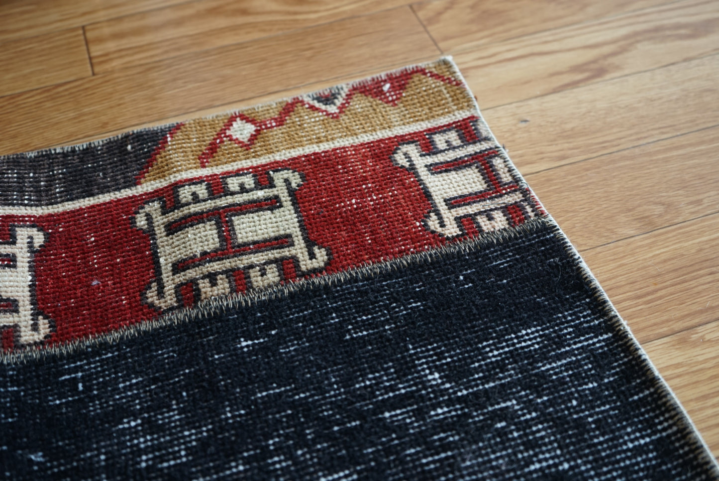 Türkiye Old Oushak Black , Red Patchwork Runner 1970年代 109 × 61.5 cm No.TR25421
