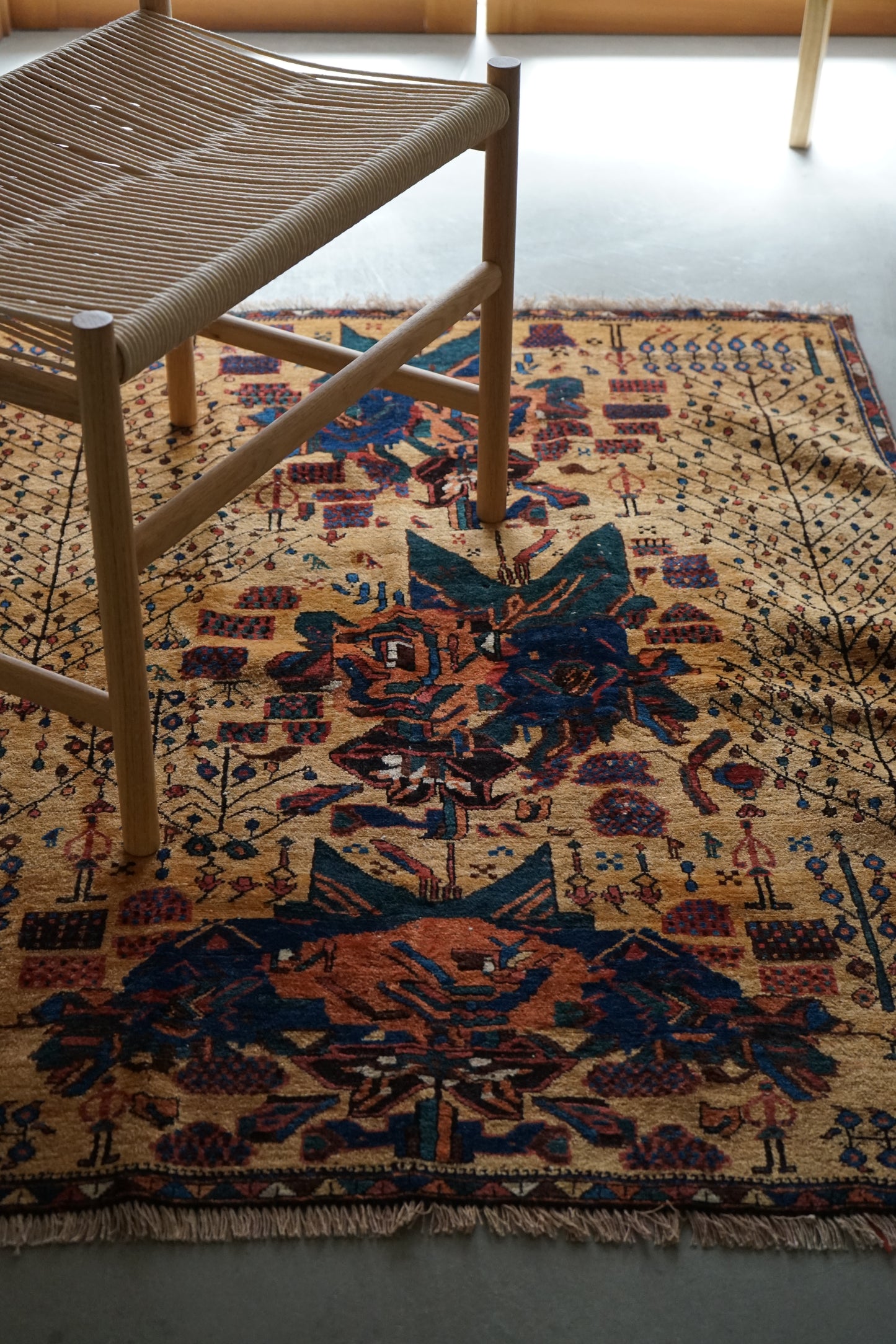 店頭販売 IRAN ANTIQUE QASHQAI SHIRAZ NEYRIZ 1770年代 114 × 129 cm