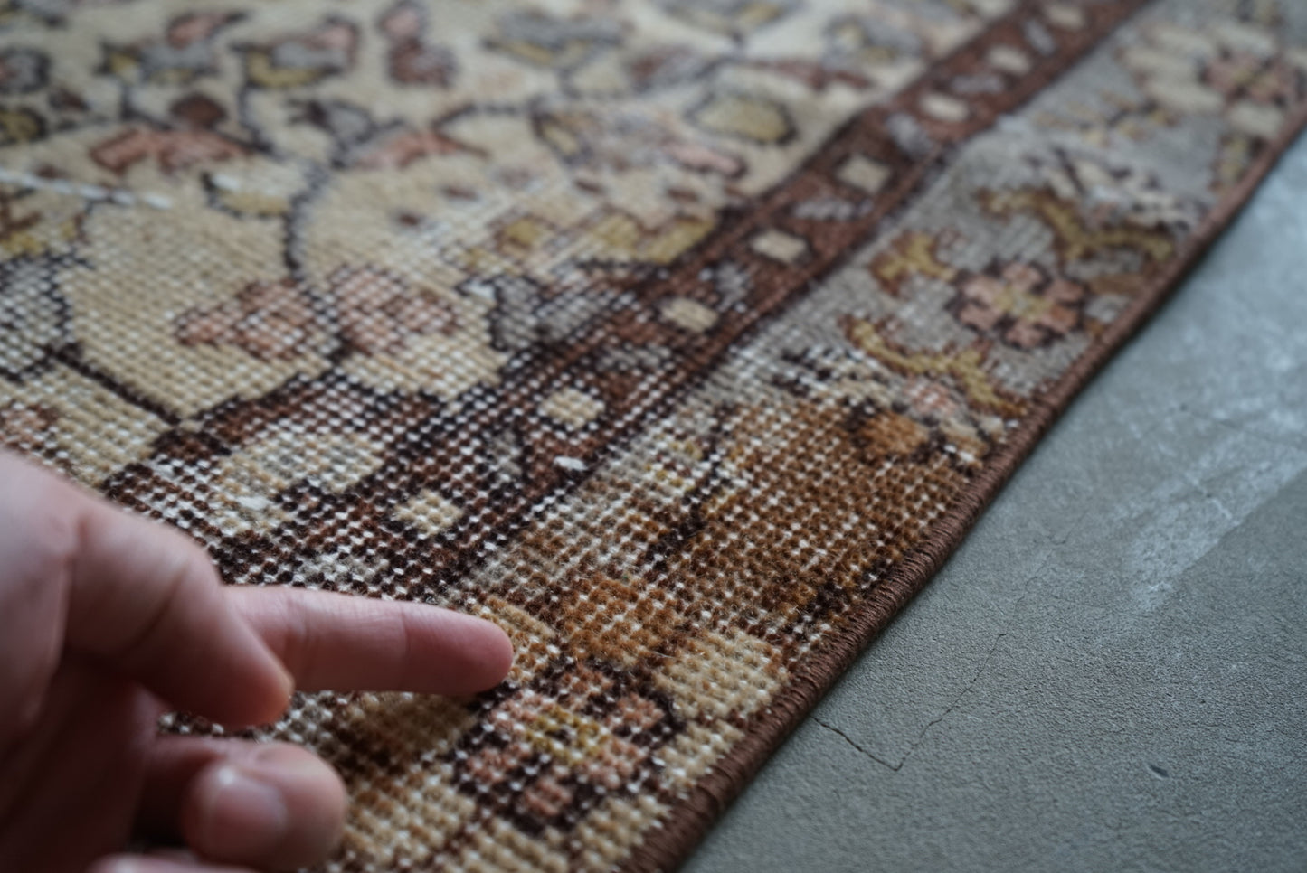 Türkiye Old Isparta Brown Floral 1970年代 204 × 107 cm No.TR25255