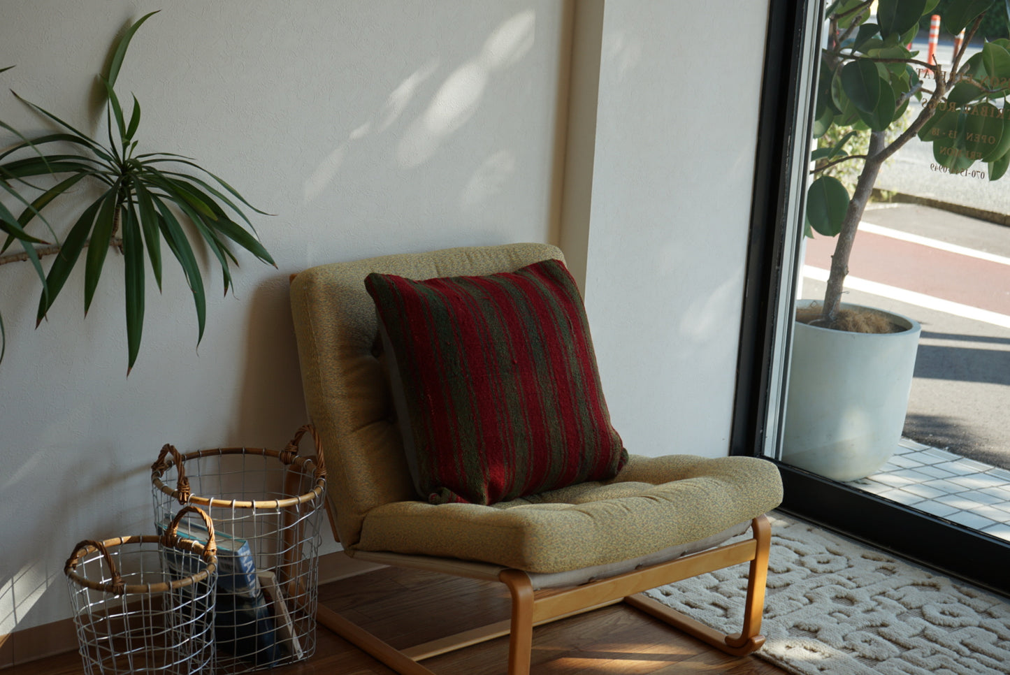 Türkiye Old Kilim Cushion Cover Green , Red Stripe Design 50 × 50 cm No.TR25556 / 送料無料・羊毛手織りキリム