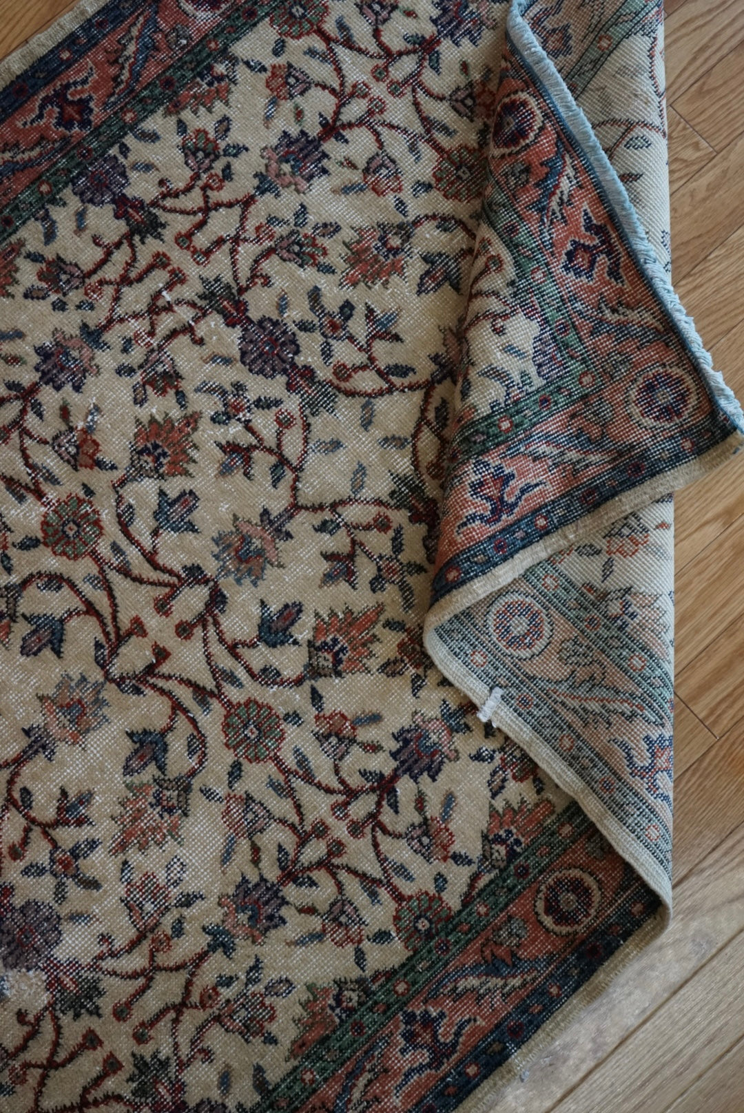 Türkiye Old Isparta Beige , Green , Salmon Pink Floral 1970年代 203 × 113 cm No.TR25438