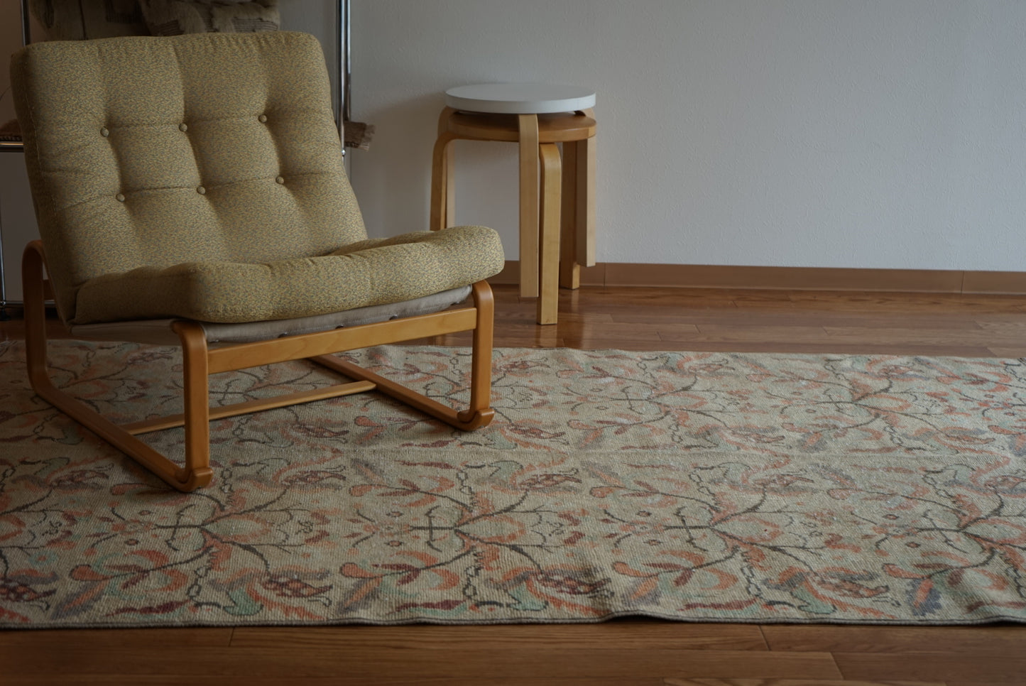 Türkiye Old Isparta Beige Floral 1970年代 218 × 136 cm No.TR25267