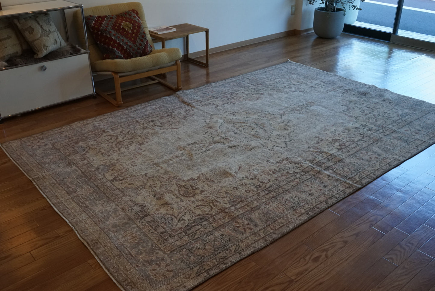 Türkiye Old Isparta Medallion Beige , Glay 1960年代 284 × 183.5 cm No.TR25476 / 国内送料無料・羊毛手織り絨毯