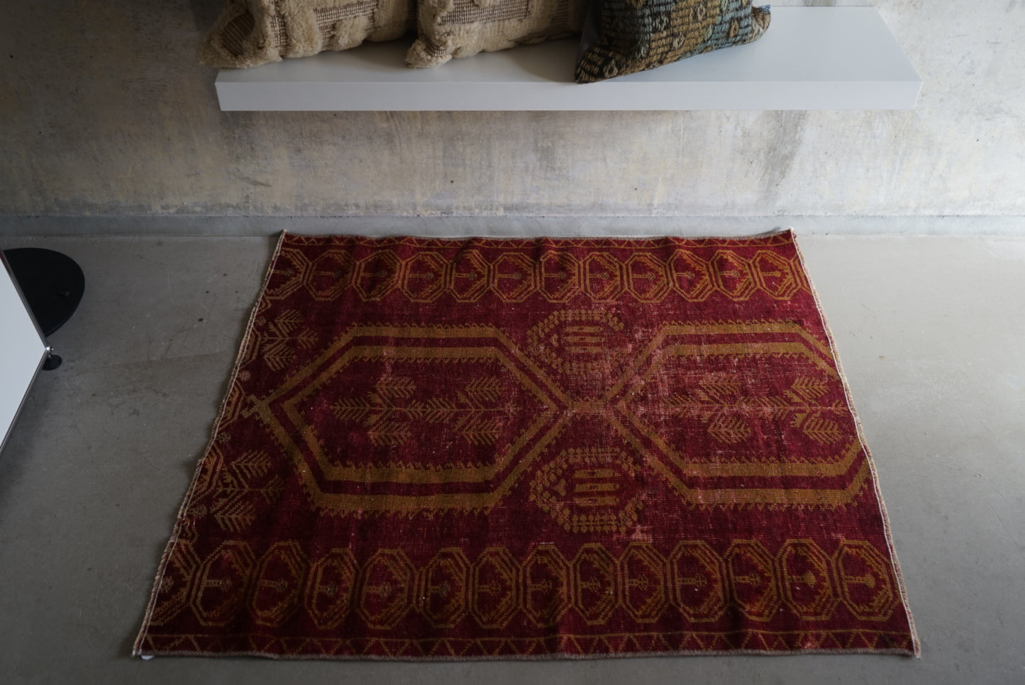 Türkiye Old Oushak Red 110 × 92.5 cm No.TR25330