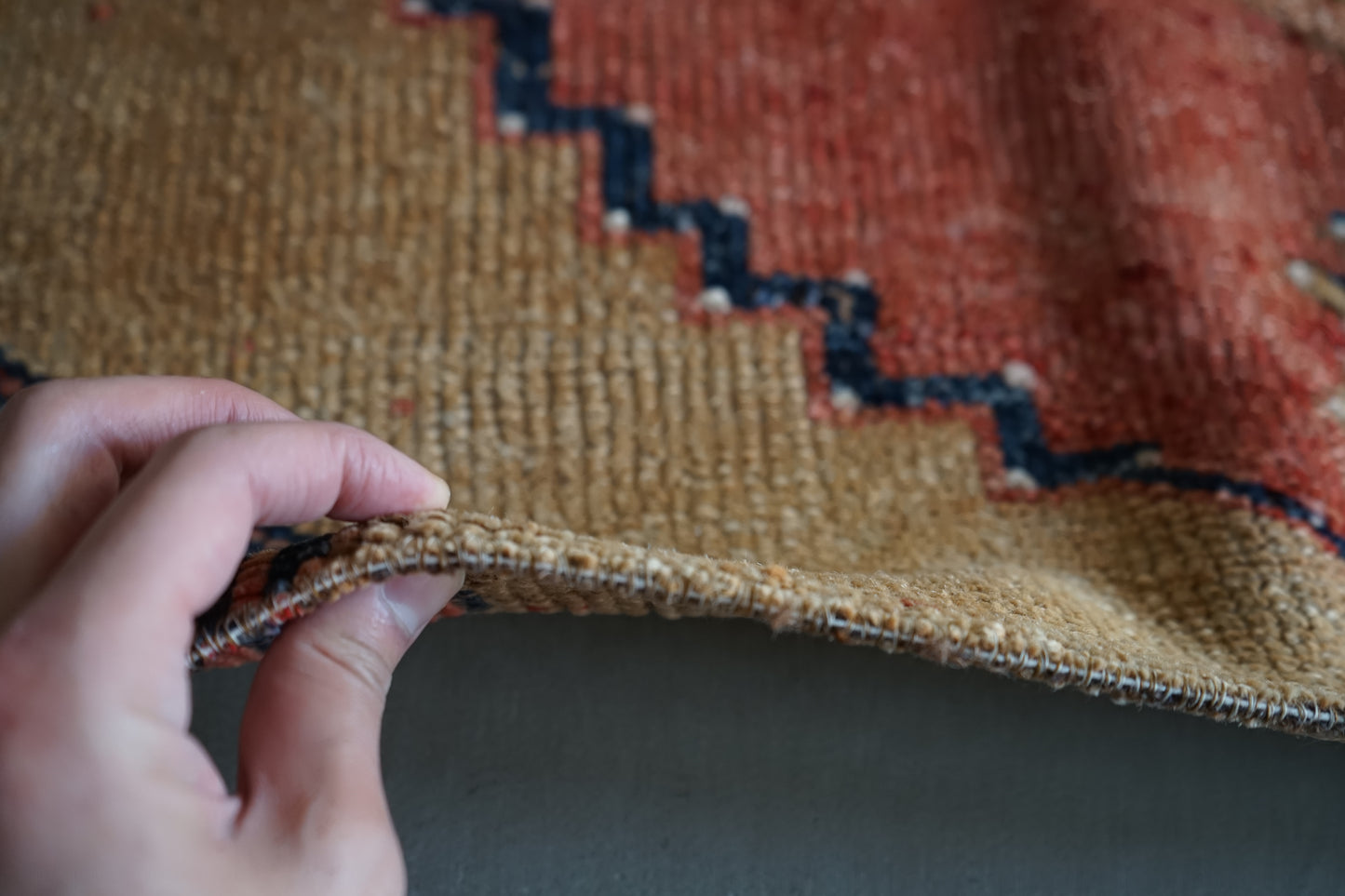 TURKEY OLD ISPARTA ORIENTAL BEIGE SMALL SIZE 124 × 73 cm No.TR25215