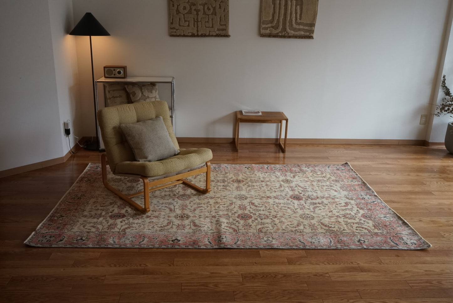Türkiye Old Isparta Floral Pink , Beige 1970年代 250 × 154 cm No.TR25496 / 国内送料無料