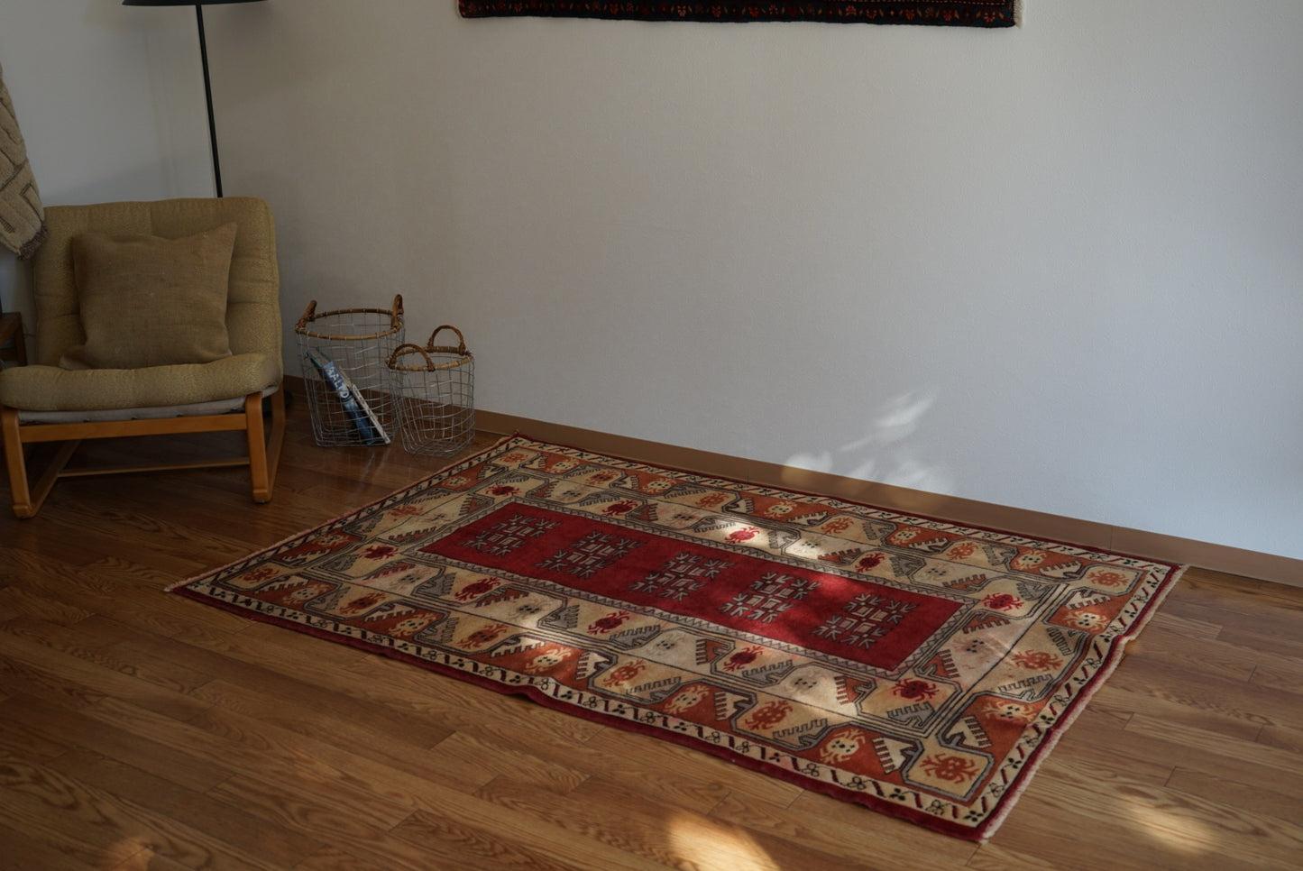 Türkiye Old Anatoria Beige , Red 1960年代 178 × 123 cm No.TR25552 / 国内送料無料・羊毛手織り絨毯