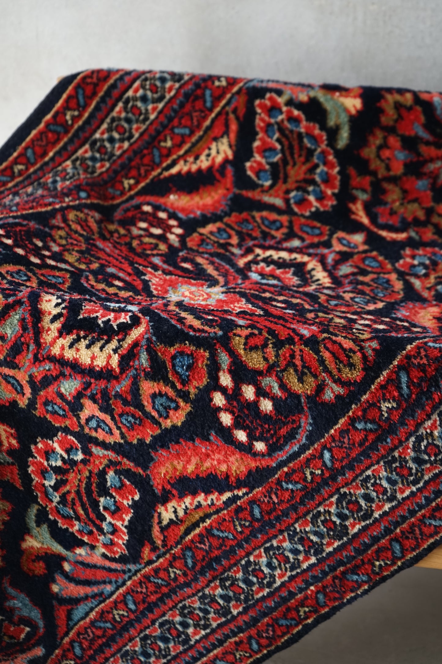 店頭販売 IRAN ANTIQUE LILIAN SAROUK MOHAJERAN FARAHAN 1820年代 118×69cm